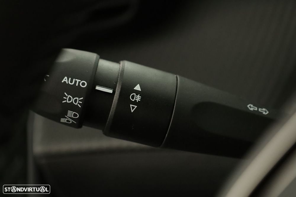 Peugeot 2008 1.2 PureTech Allure - 17