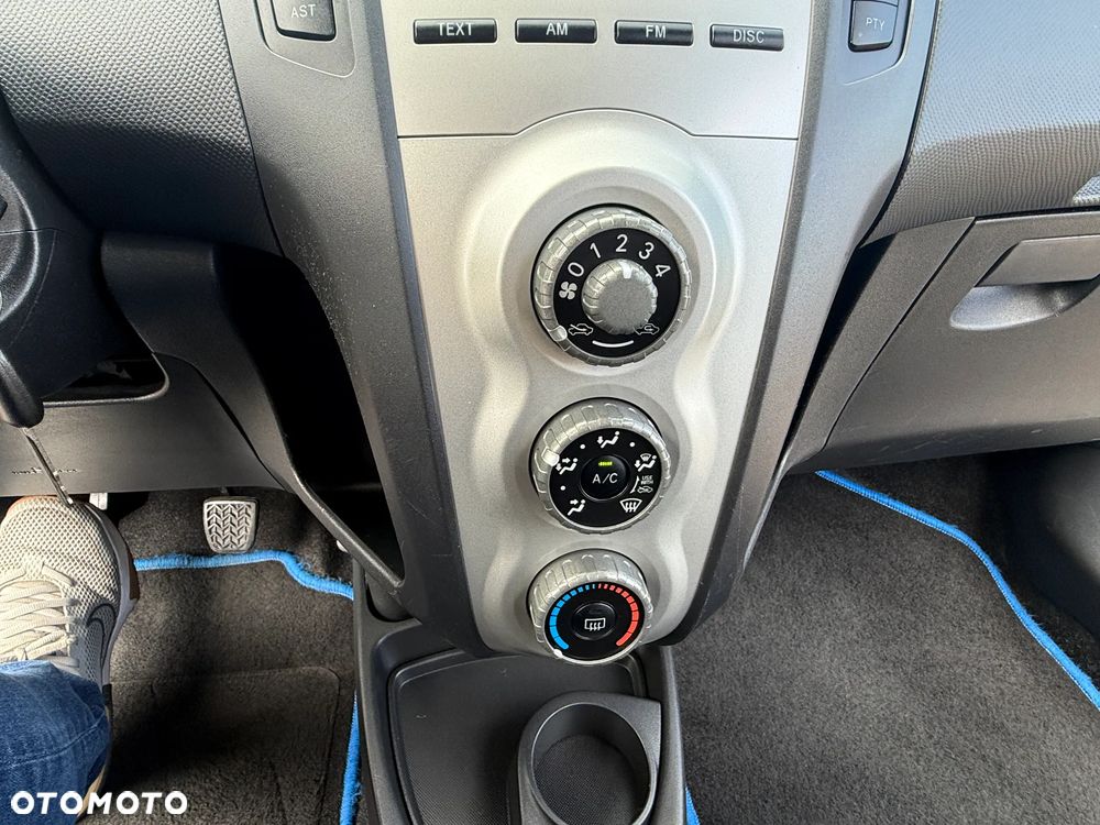 Toyota Yaris 1.3 Luna A/C - 26
