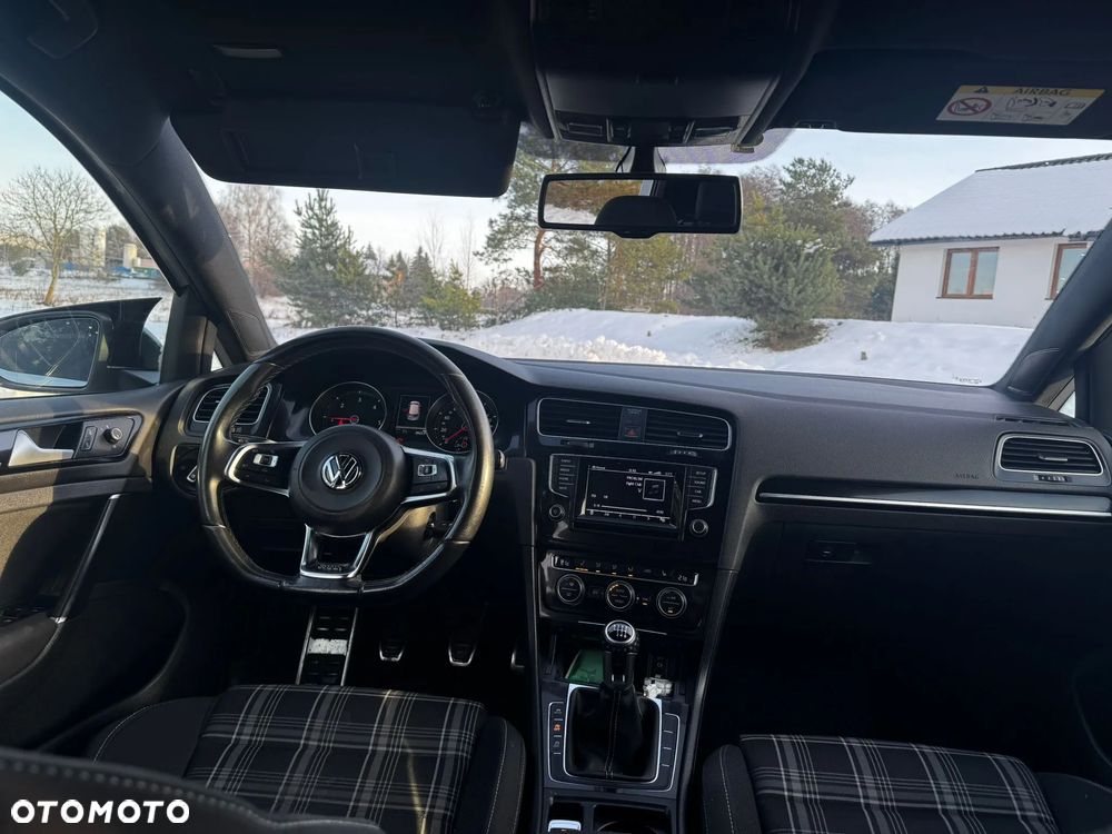 Volkswagen Golf 2.0 TDI BMT GTD - 9