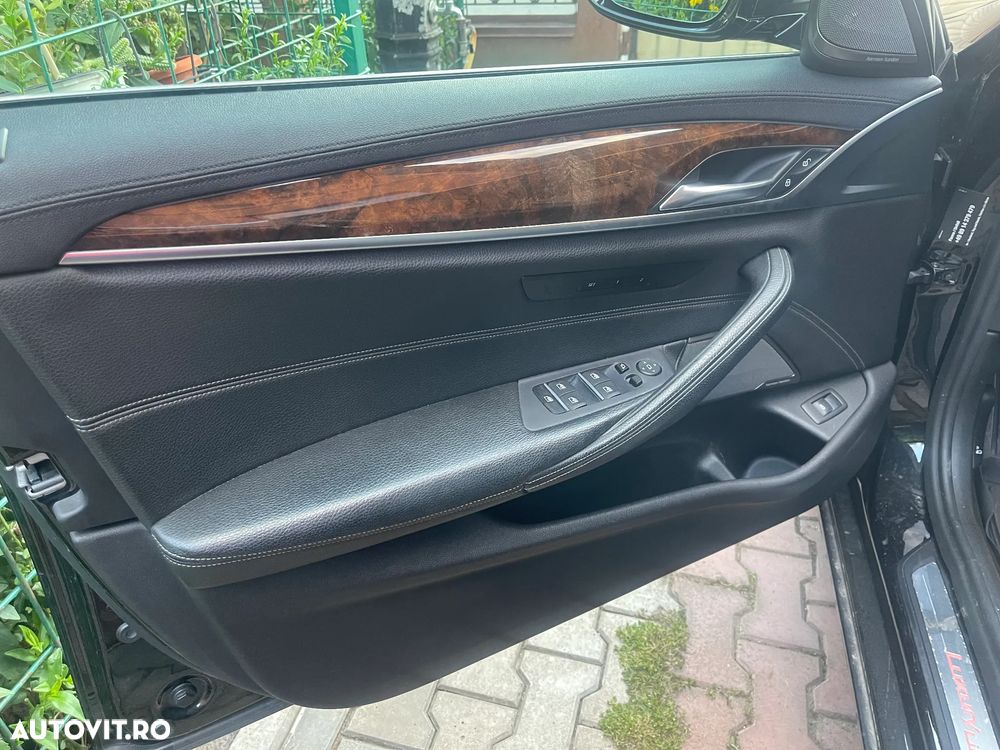 BMW Seria 5 540i xDrive Aut. Luxury Line - 14