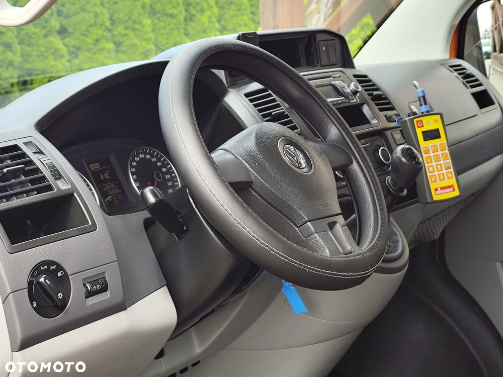 Volkswagen Transporter T5 2.0TDI Doka - 10