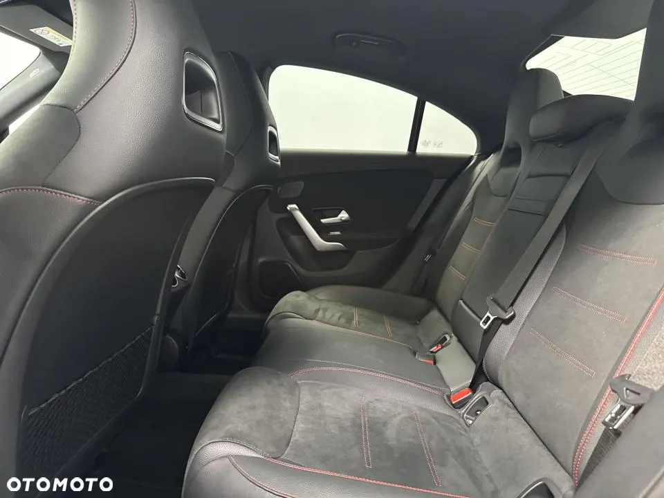 Mercedes-Benz CLA 220 4-Matic AMG Line 7G-DCT - 20