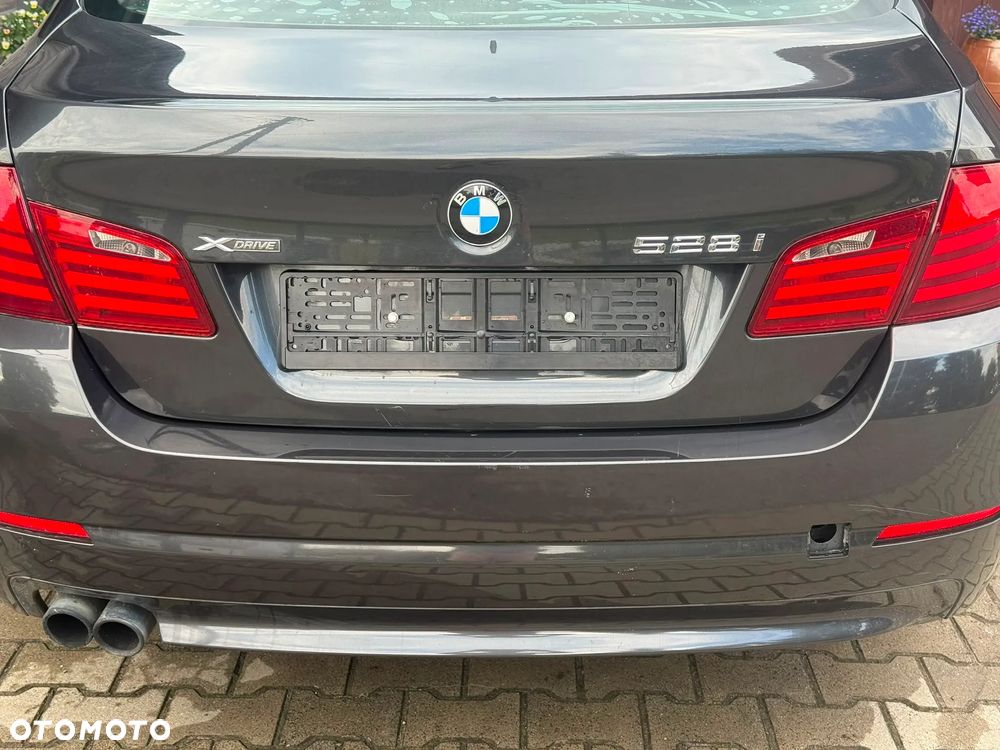 BMW Seria 5 528i xDrive - 8