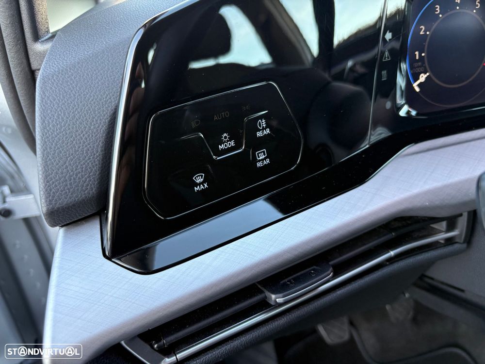 VW Golf Variant 1.0 TSI Life - 17