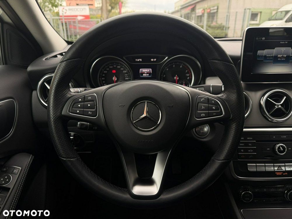 Mercedes-Benz GLA - 15