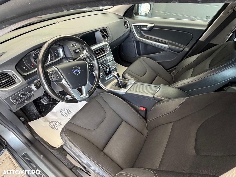 Volvo V60 D2 DRIVe Momentum - 9
