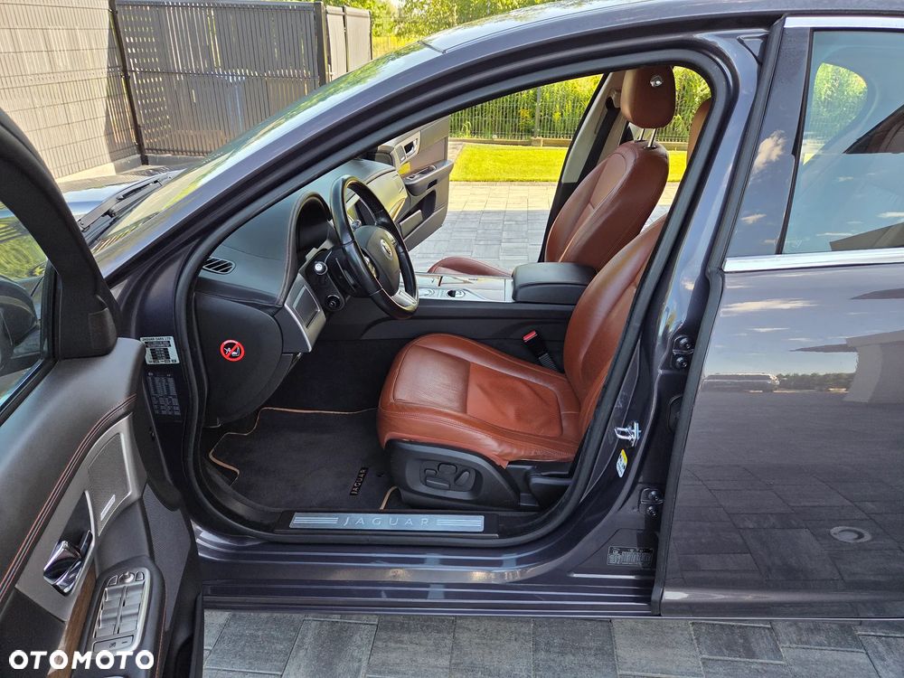 Jaguar XF 3.0 V6 S - 27