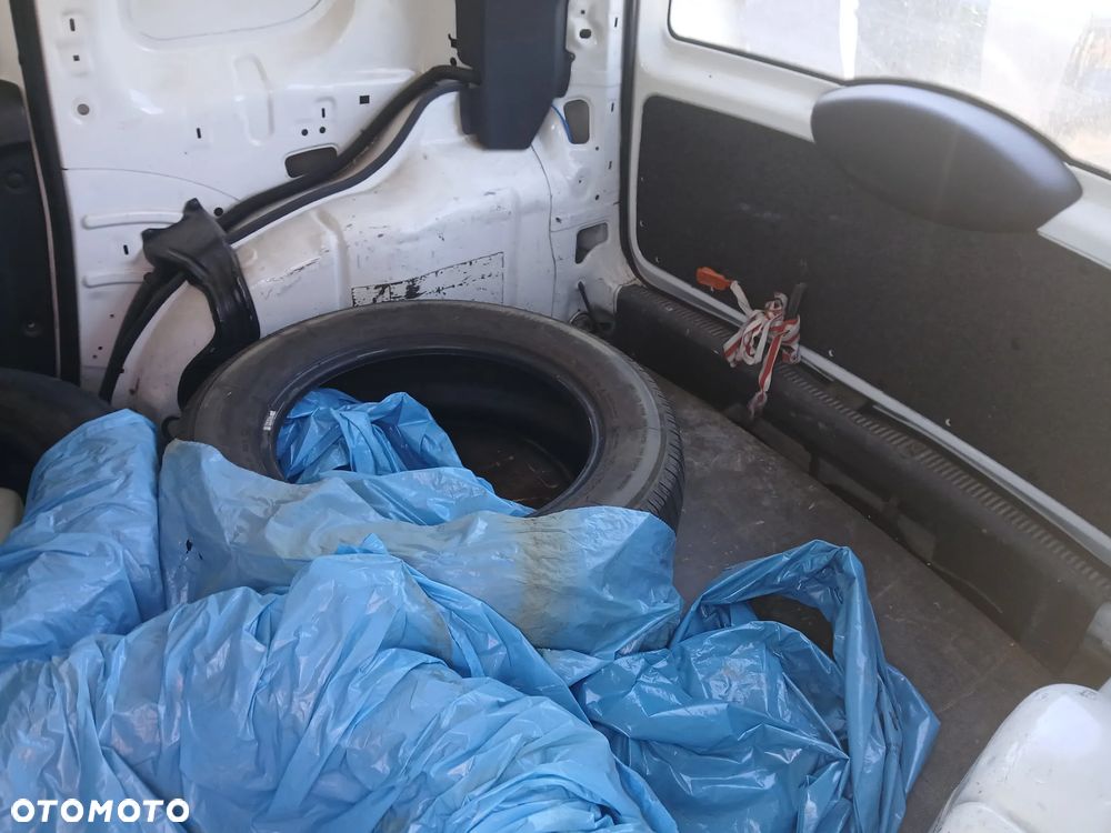 skoda roomster praktik LF9E 09R fotel fotele kanapa deska kokpit podsufitka boczek boczki klamka - 4