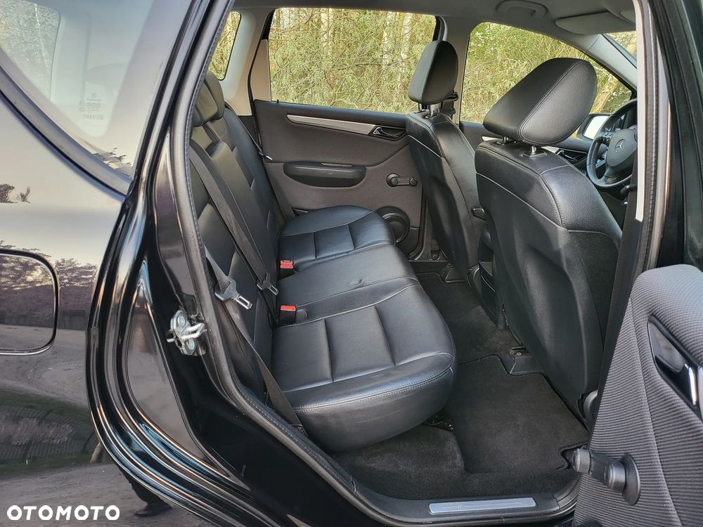 Mercedes-Benz Klasa A 180 CDI Avantgarde Edition 10 - 19