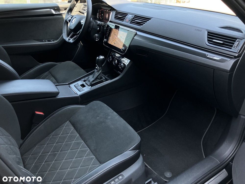 Skoda Superb 2.0 TDI SCR Sportline DSG - 8
