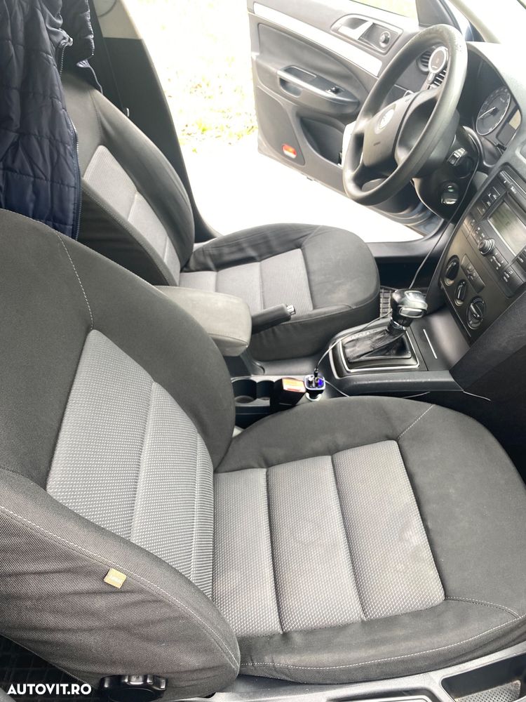 Skoda Octavia 1.9TDI Ambiente Aut - 10