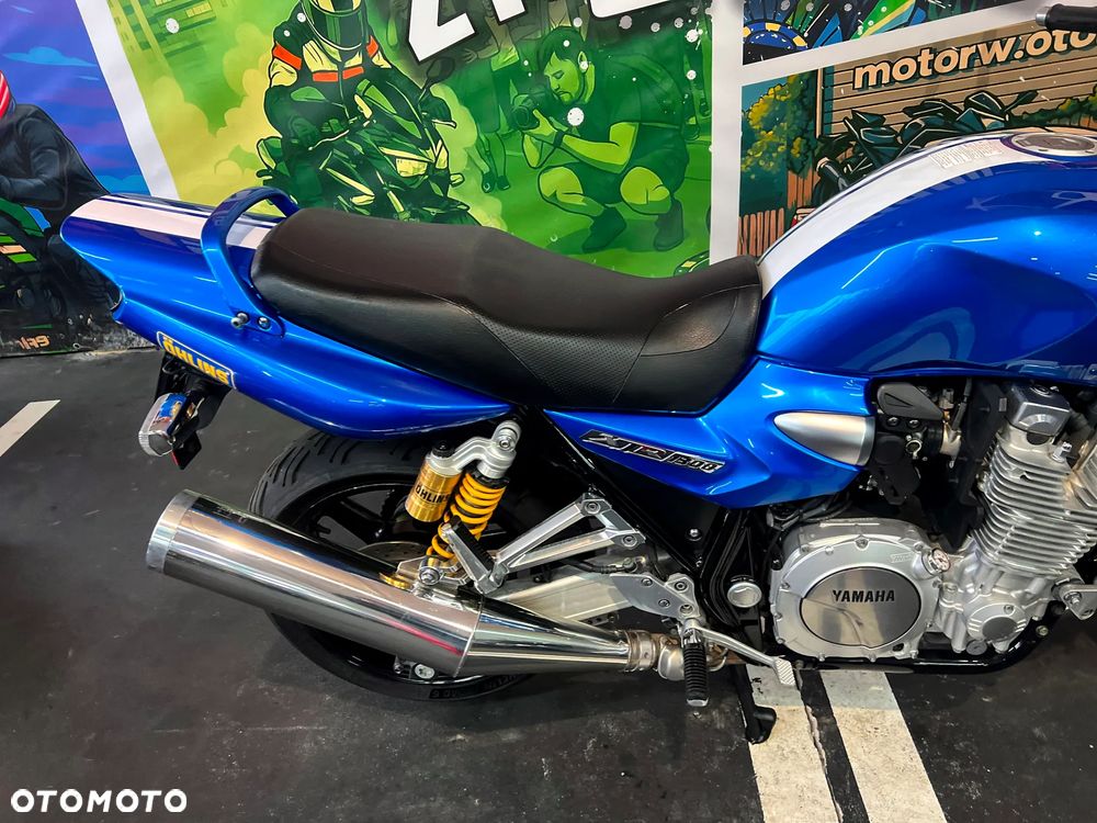 Yamaha XJR - 6