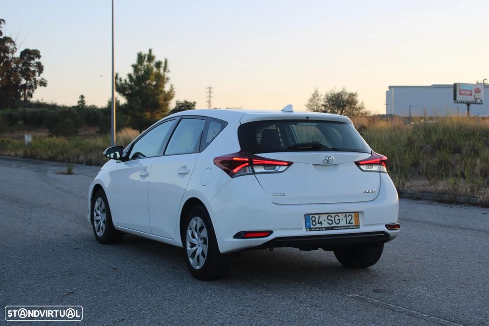 Toyota Auris 1.4 D-4D Comfort - 4