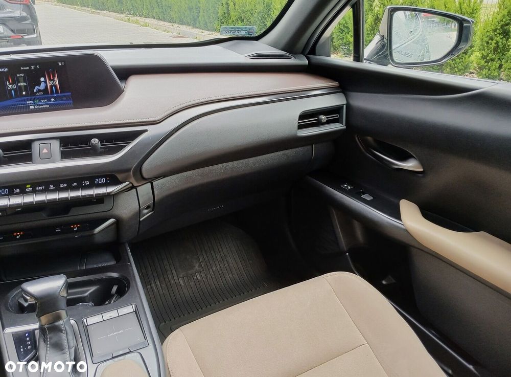 Lexus UX - 23