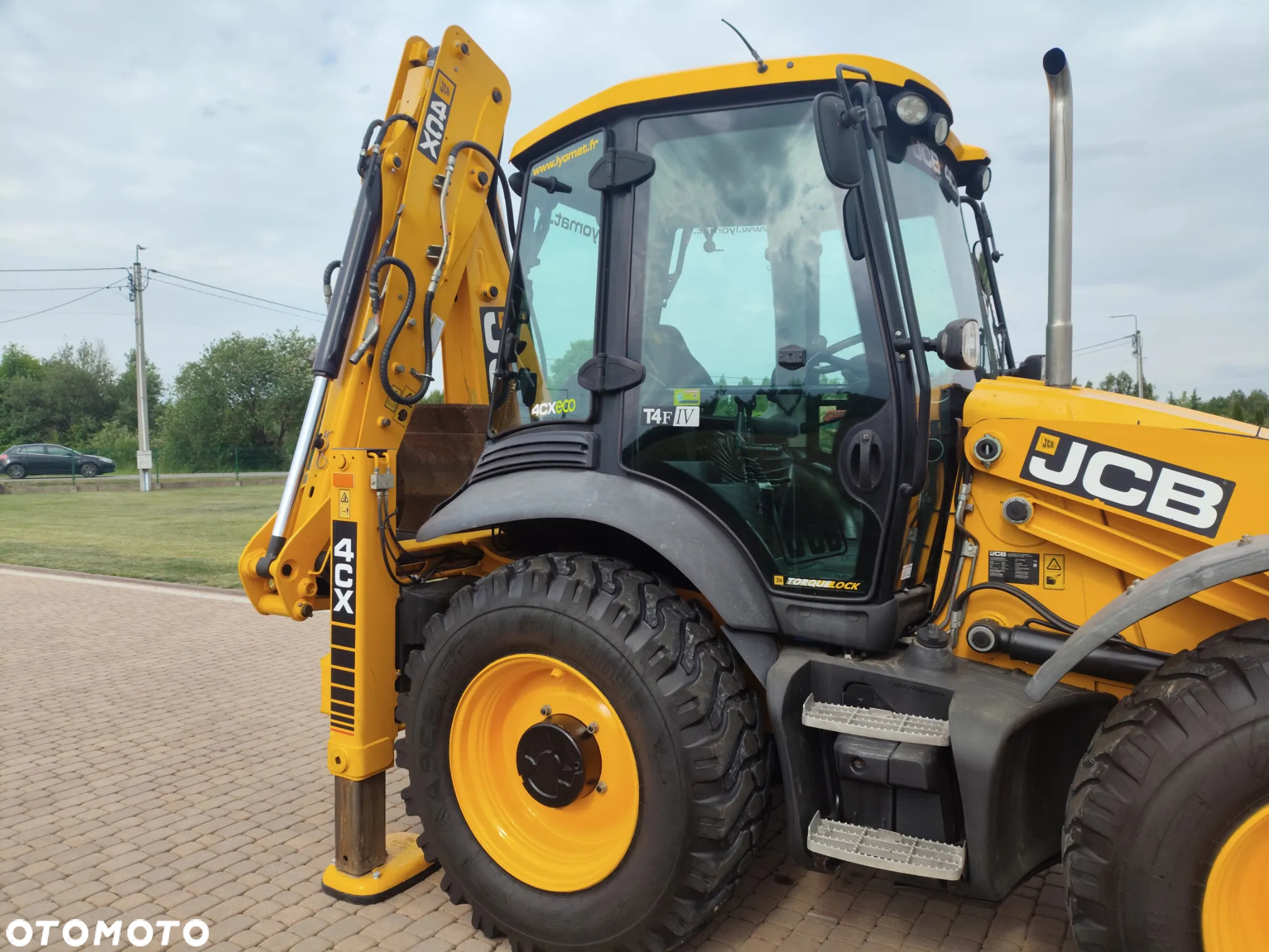 JCB 4CX / RÓWNE KOŁA / TORQUELOCK / POWERSHIFT / SPROWADZONA / - 9