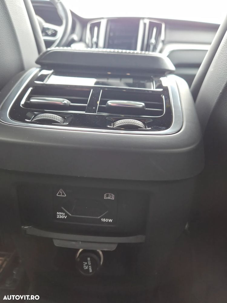 Volvo XC 60 D4 AWD Geartronic RDesign - 19