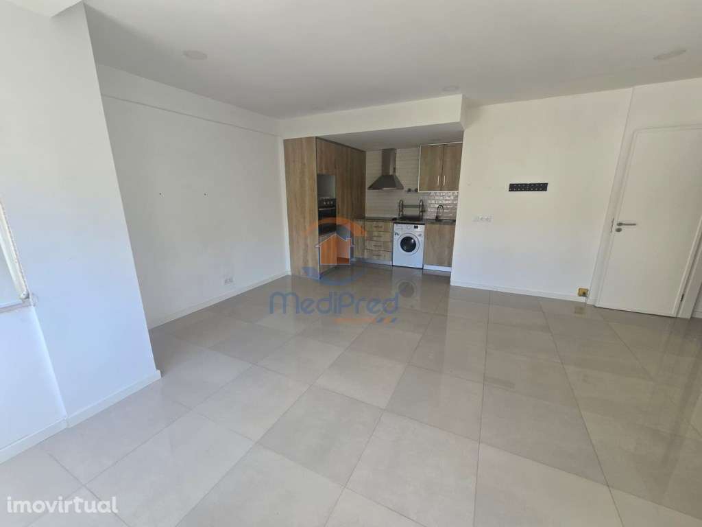 ARRENDAMENTO | Apartamento T2 com Varanda | Penha de França, Lisboa - Grande imagem: 3/19