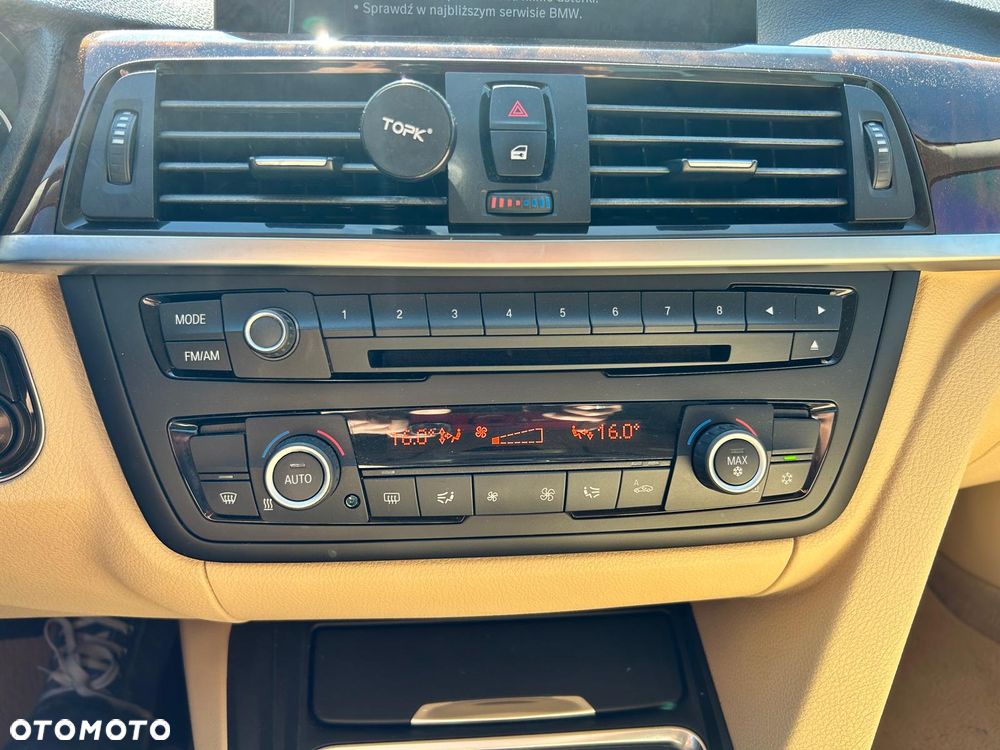 BMW Seria 3 320i - 30