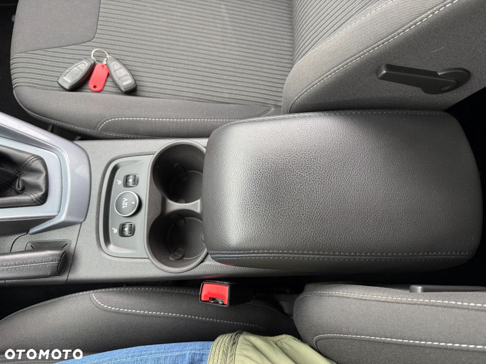 Ford Focus SW 1.0 EcoBoost Titanium - 26