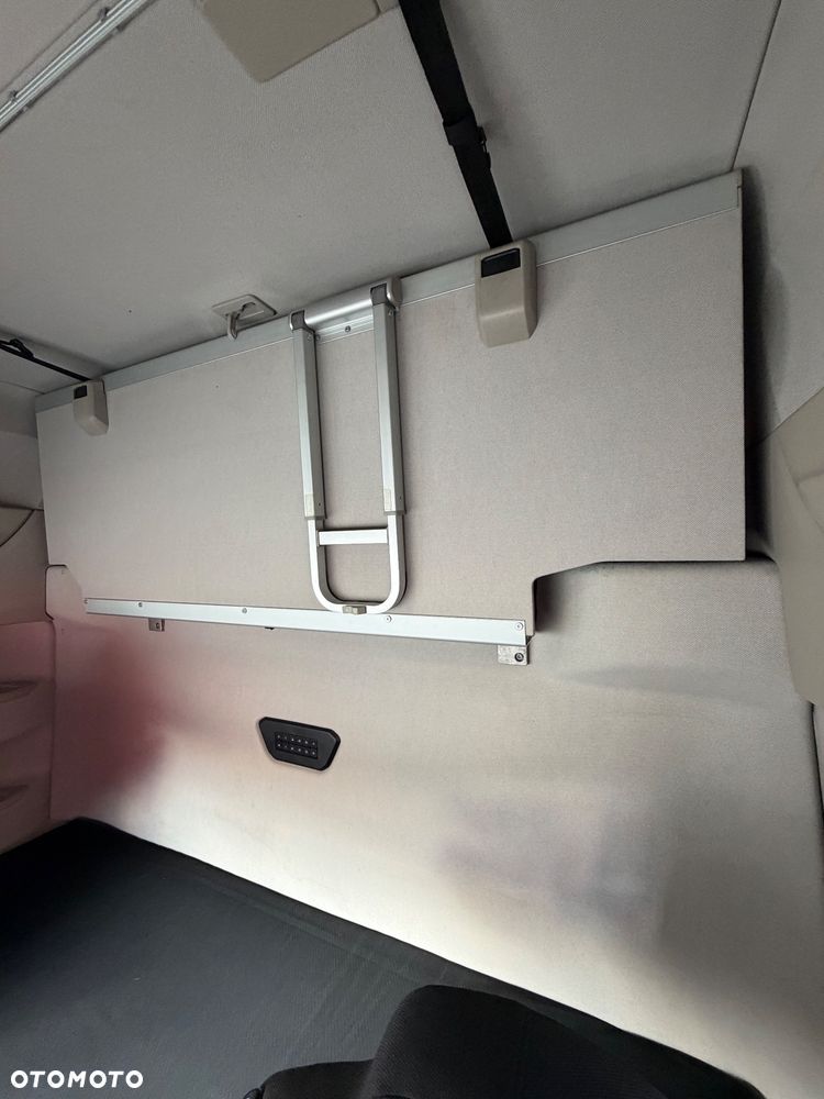 Iveco S-Way - 18