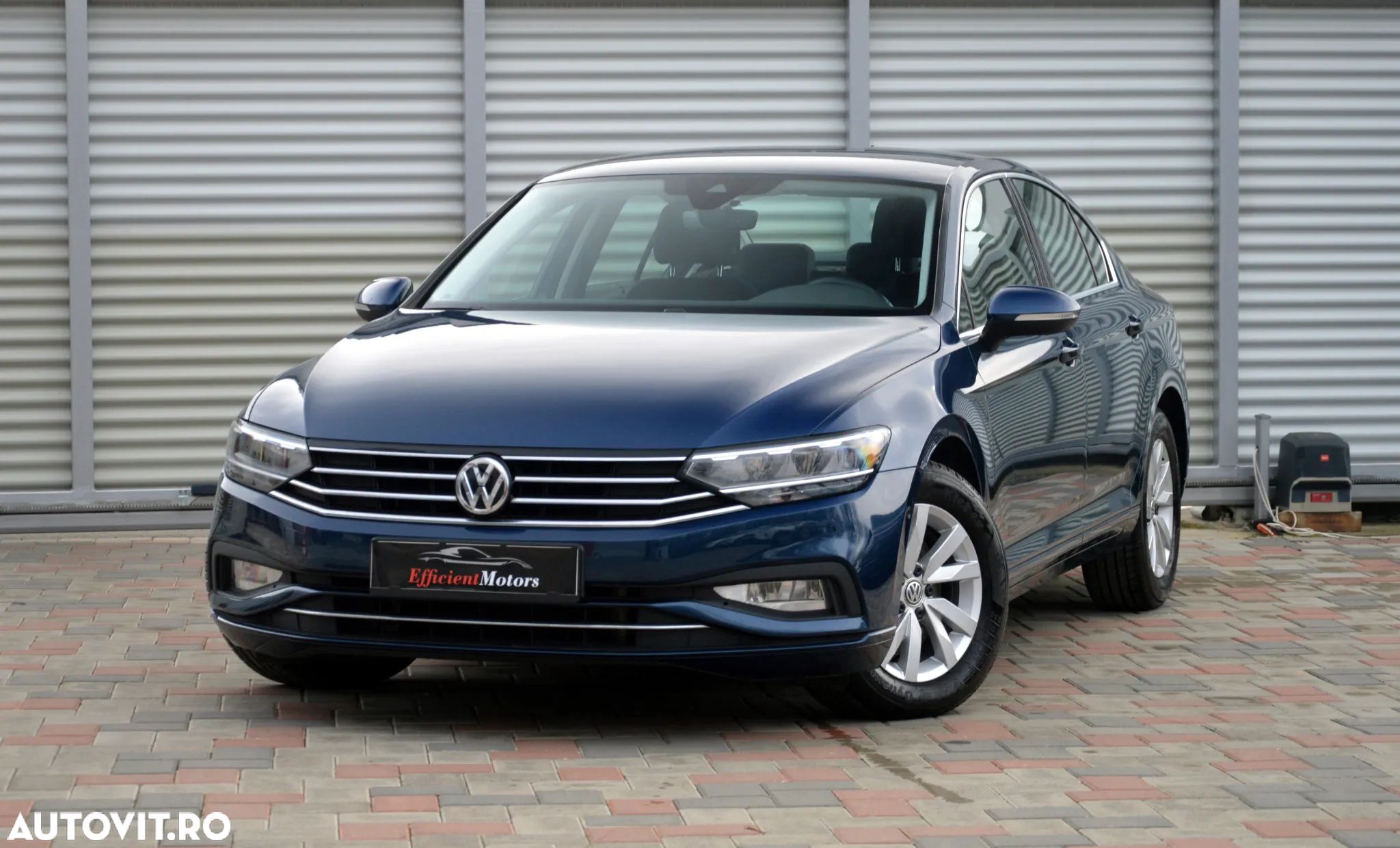 Volkswagen Passat 1.6 TDI DSG Comfortline - 1