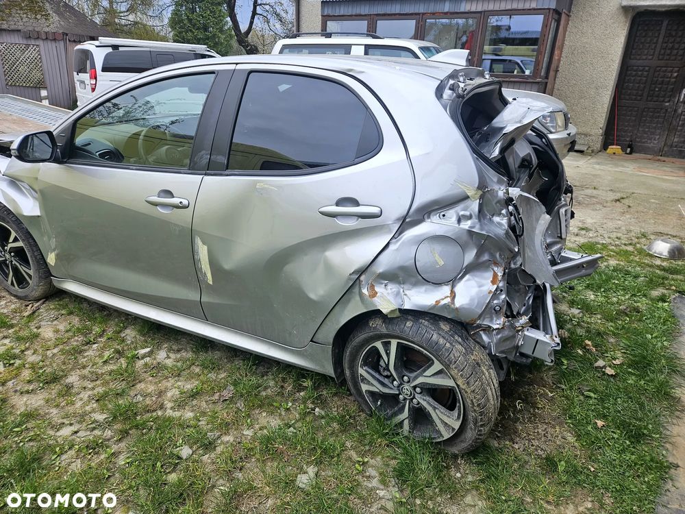 Toyota Yaris Hybrid 100 Active - 5