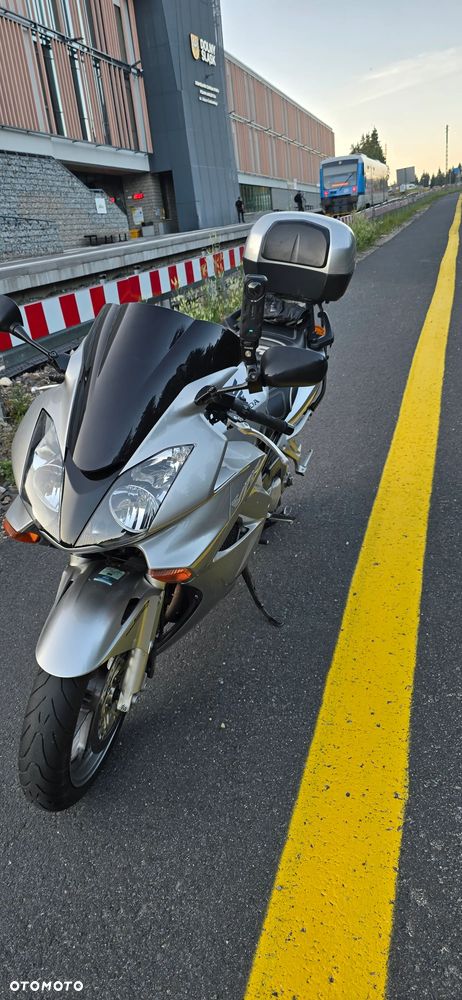 Honda VFR - 14