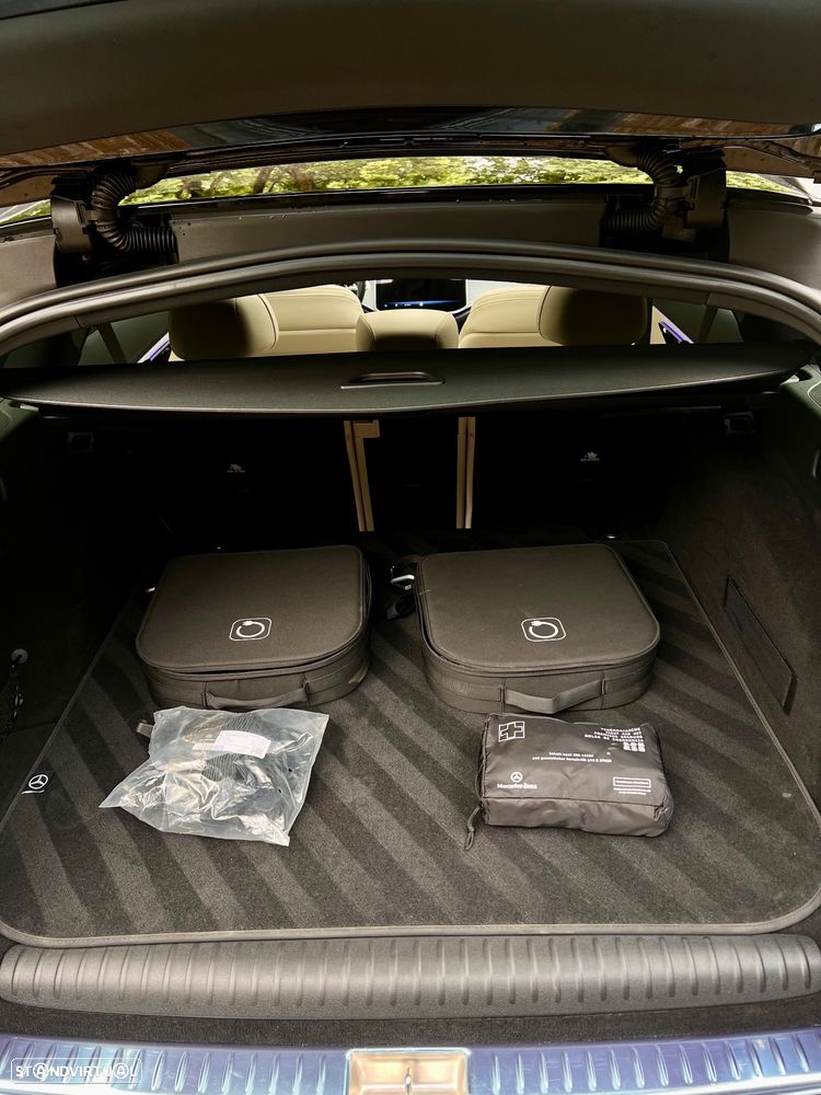 Mercedes-Benz E 300 de 4Matic 9G-TRONIC AMG Line - 26