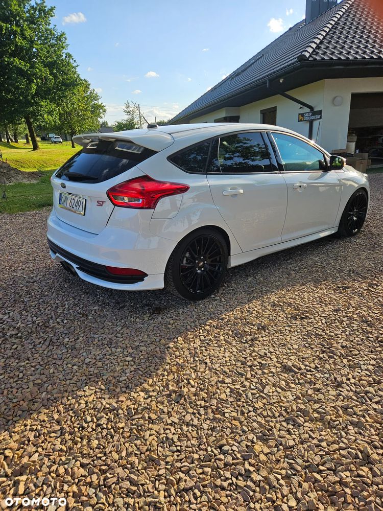 Ford Focus 2.0 EcoBoost ST - 3