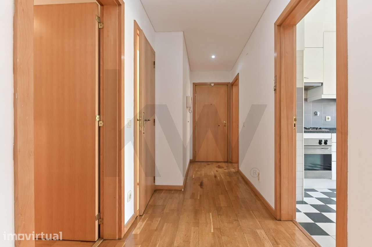 Apartamento T3, com estacionamento e arrecadação, em São Domingos de B - Grande imagem: 3/35