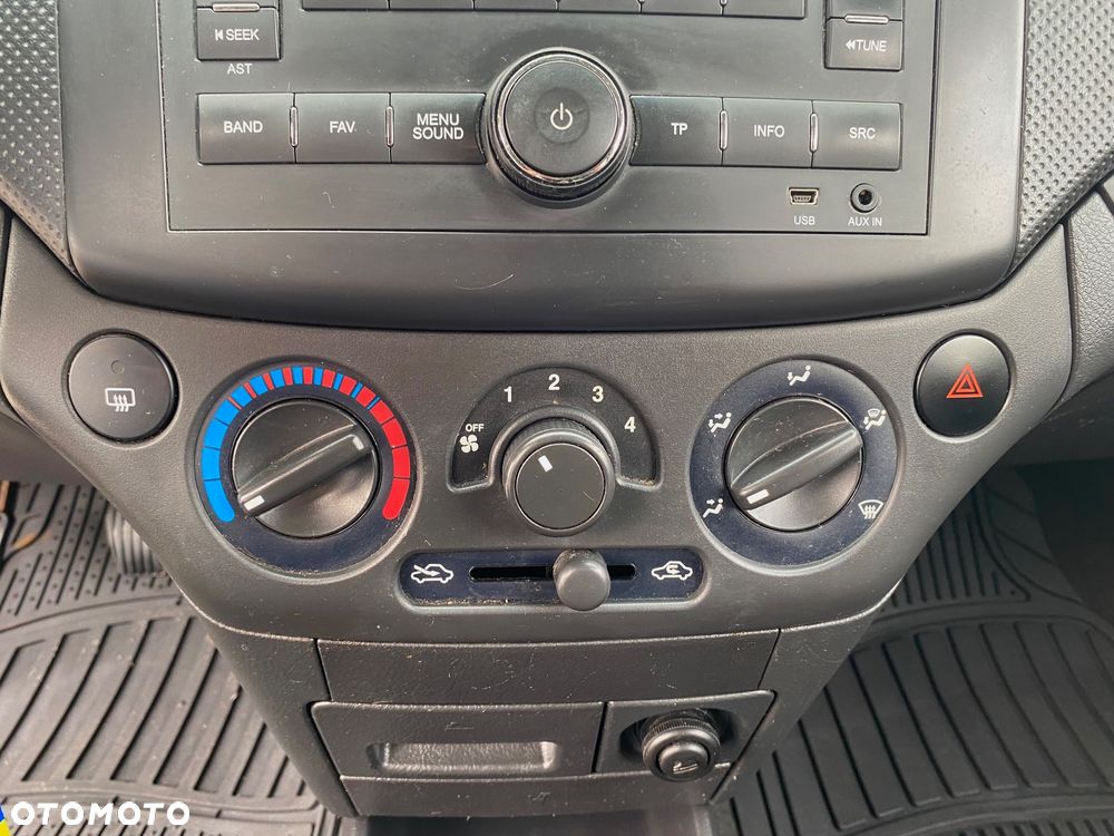 Chevrolet Aveo - 17