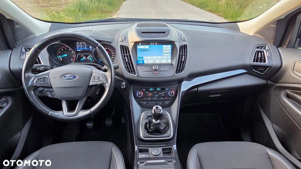 Ford Kuga 1.5 EcoBoost 2x4 Titanium - 12