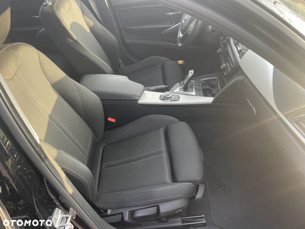 BMW Seria 3 318i - 19