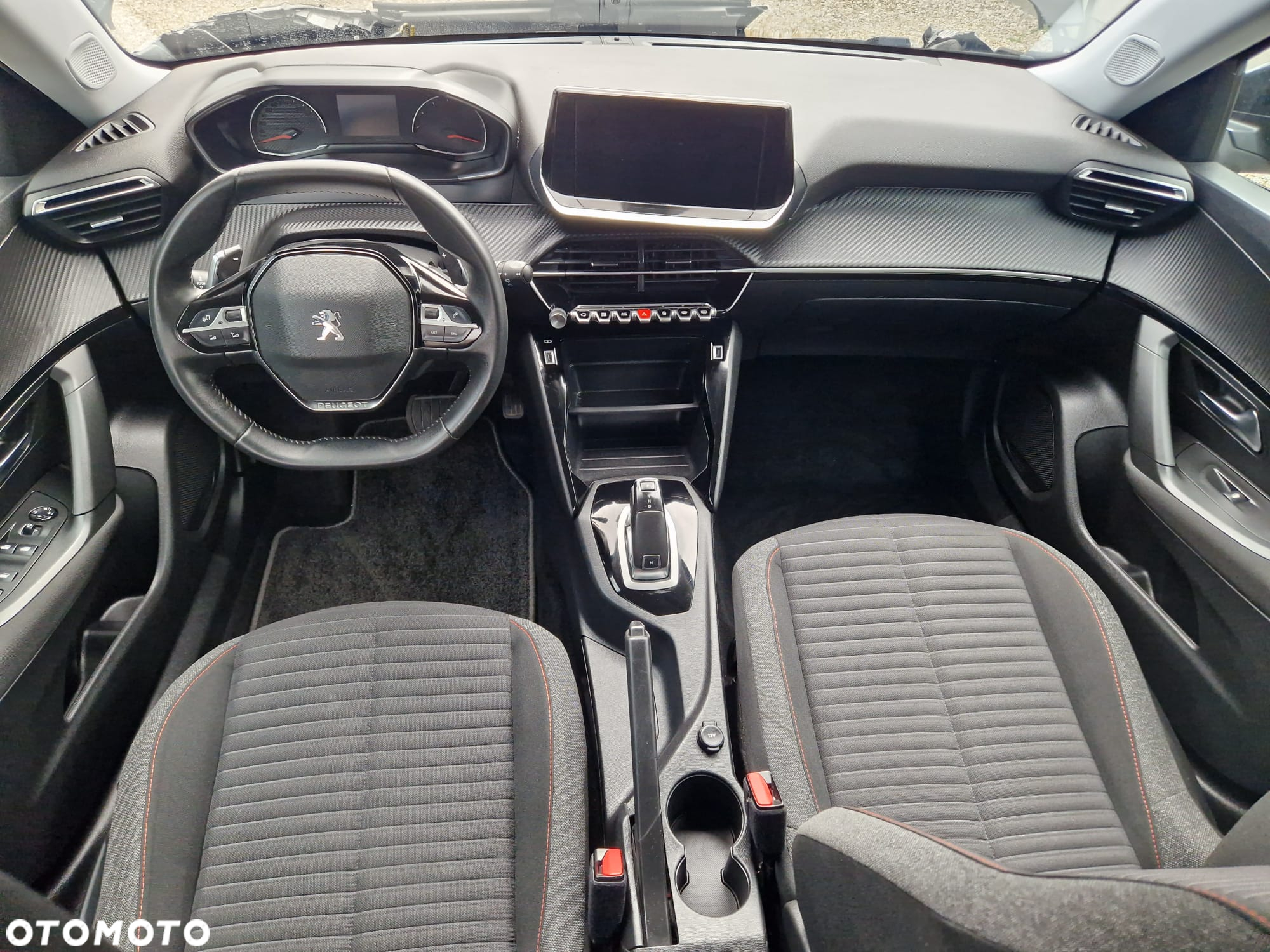 Peugeot 2008 - 12