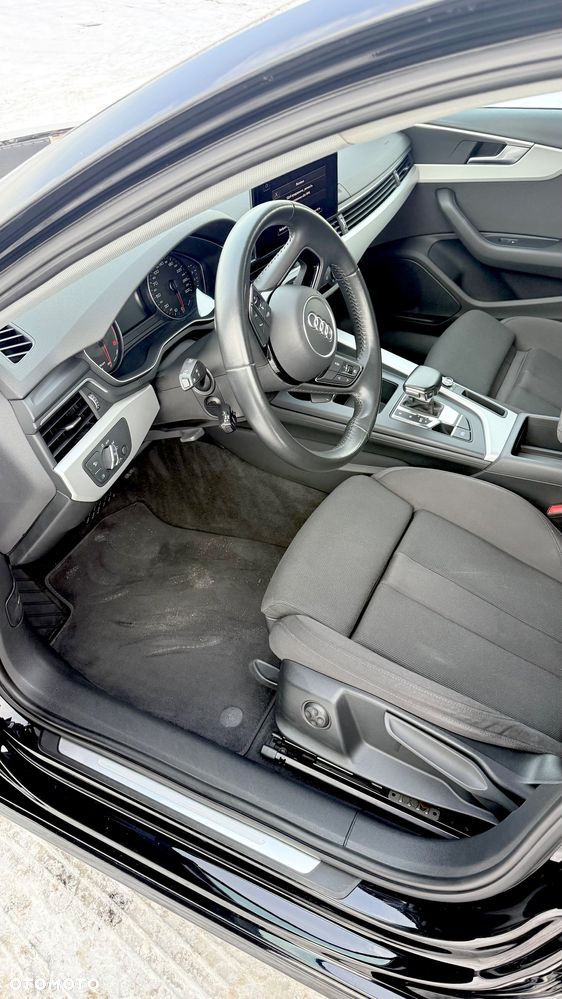 Audi A4 Avant 40 TFSI S tronic - 13