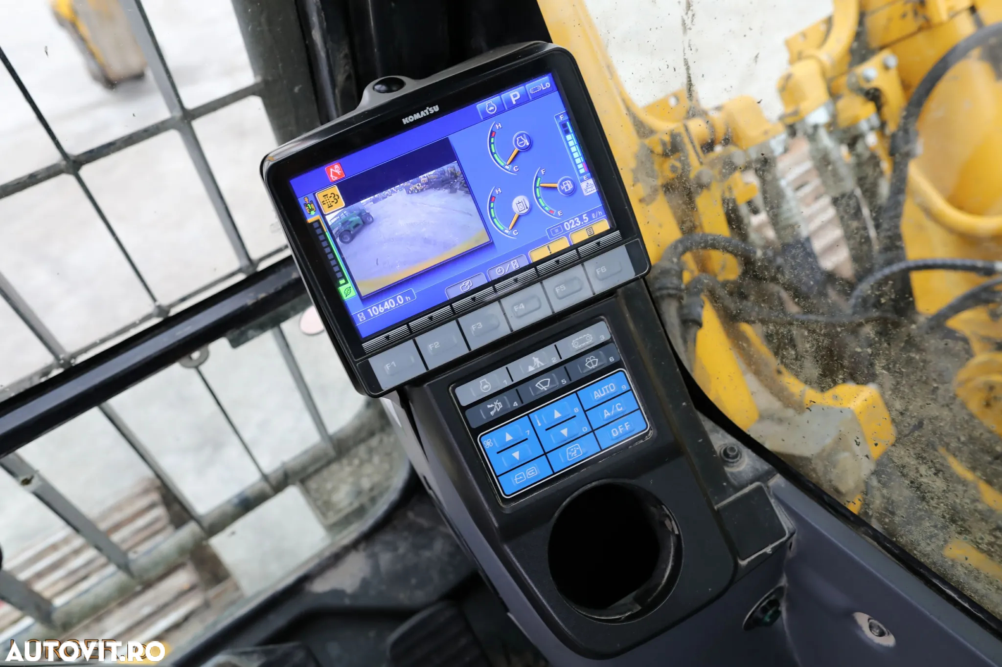 Komatsu PC 360 LC - 11 - 16