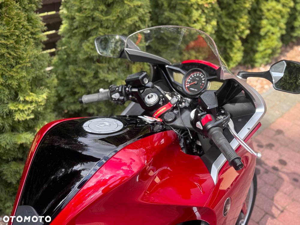 Honda VFR - 14