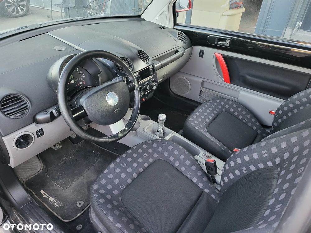 Volkswagen New Beetle 1.8T - 21