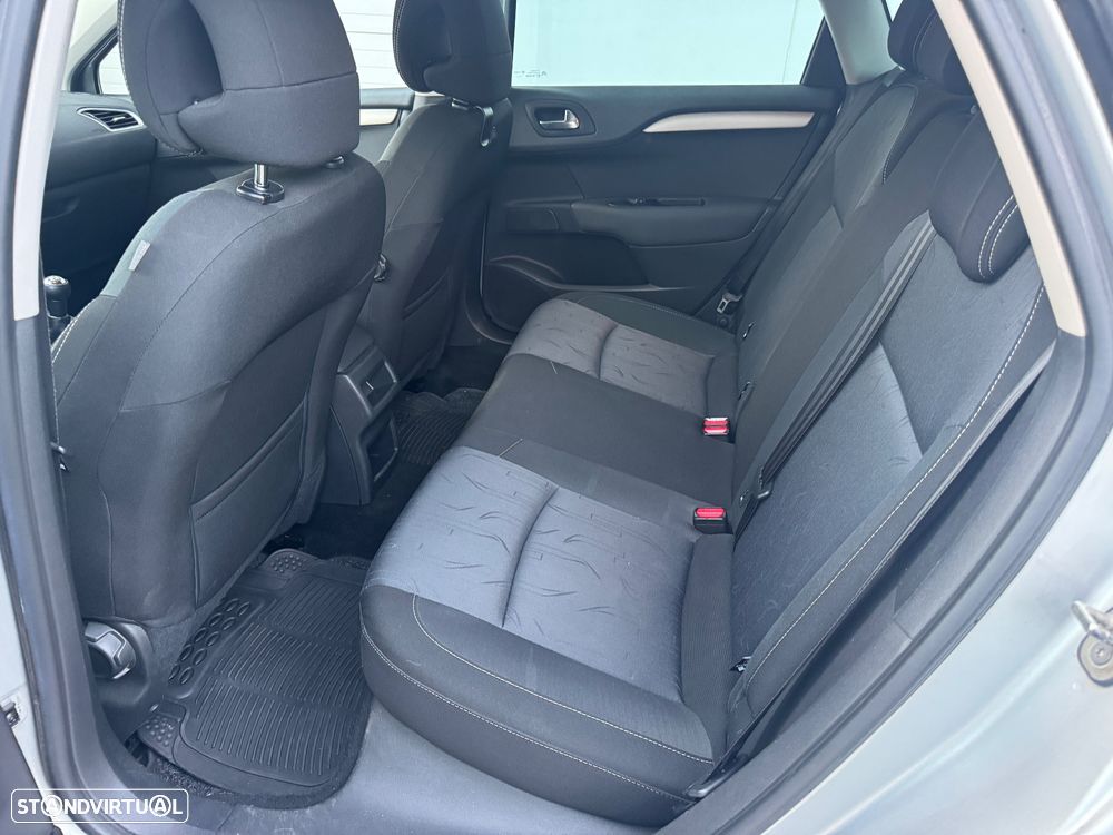 Citroën C4 1.6 HDi Attraction - 7