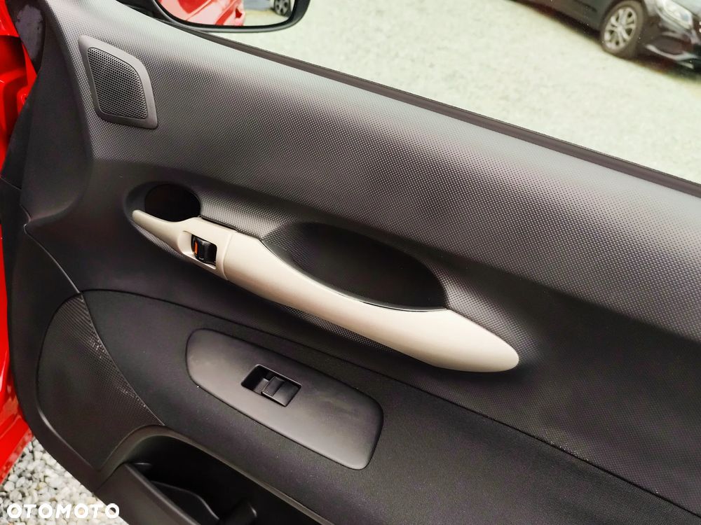 Toyota Auris 1.4 VVT-i Sol - 25