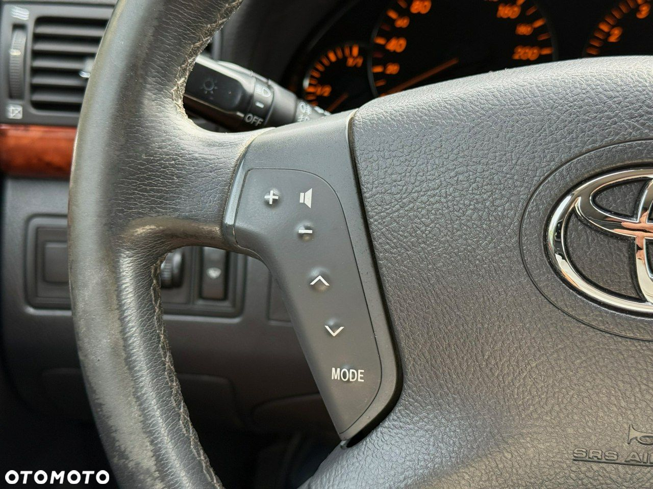 Toyota Avensis 2.0 VVT-i Combi Executive - 20