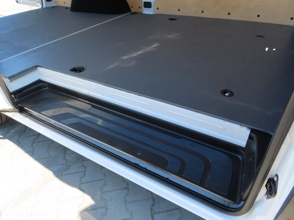 Mercedes-Benz Sprinter 317 CDI 170 KM 9G-Tronic Automat Model 907, L2H2 Furgon Blaszak, Wysoki Dach, 5932 mm Dł, FULL LED, HAK 3500 Kg, Rozstaw Osi 3665 mm, Ładowność 1174 Kg, WZMACNIANY,  Stan Wizualny I Techniczny NOWY Tak Jak Z Taśmy Produkcyjnej Gotowy Dostępny OKAZJA POLECAM - 26