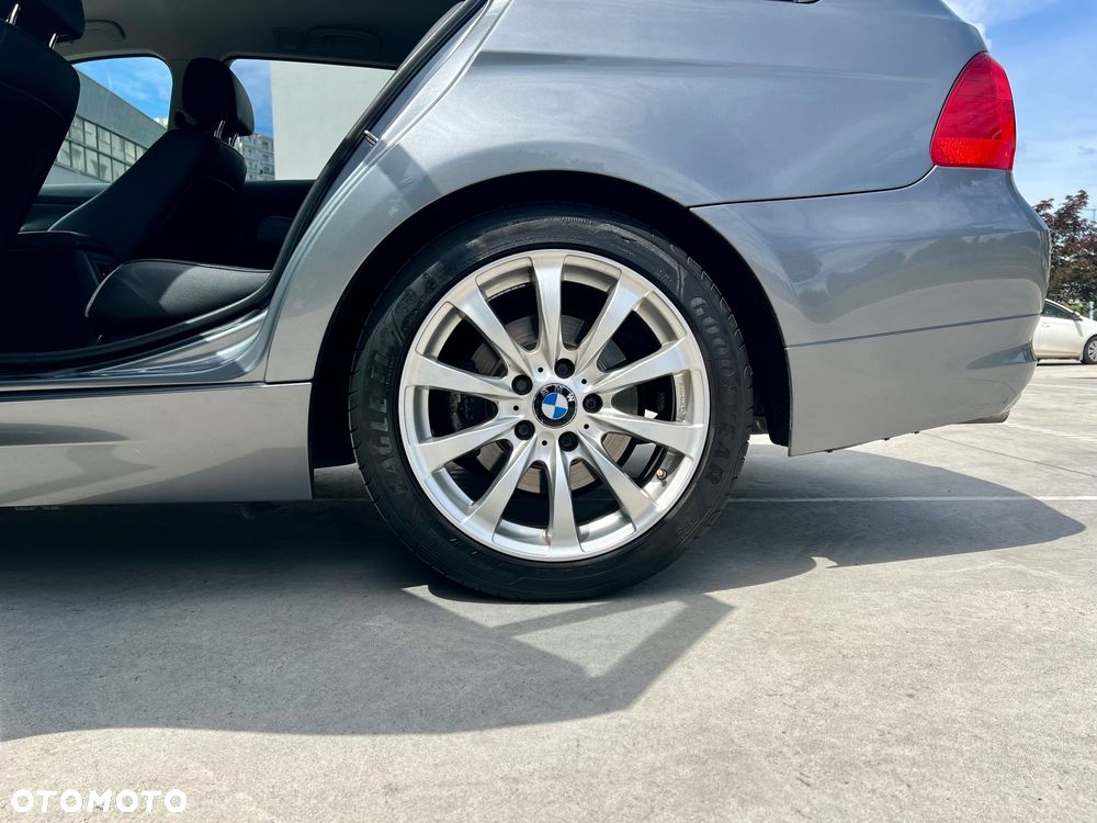 BMW Seria 3 318d - 12