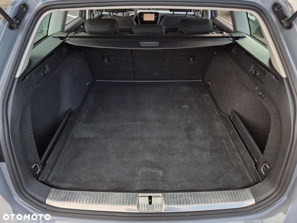 Volkswagen Passat 2.0 TDI EVO Business DSG - 30