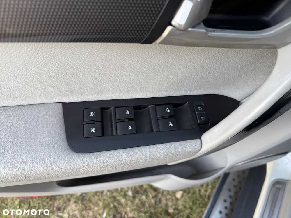 Chevrolet Captiva 2.2 D LTZ - 26