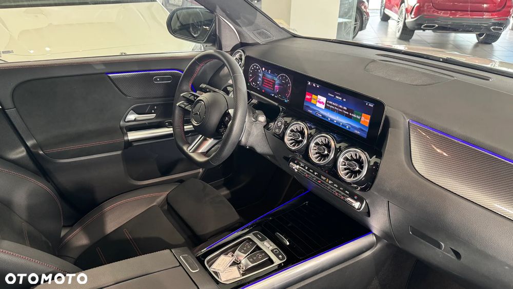 Mercedes-Benz GLA 200 AMG Line - 26