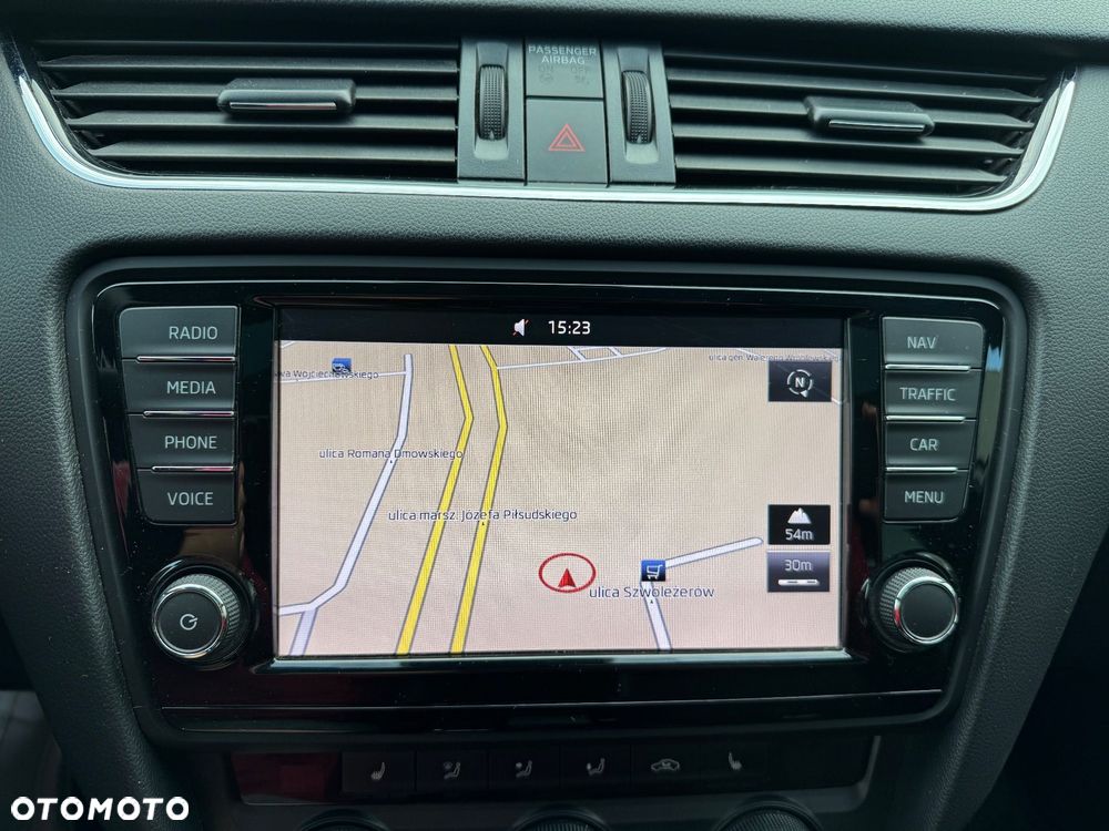 Skoda Octavia Combi 2.0 TDI RS - 26