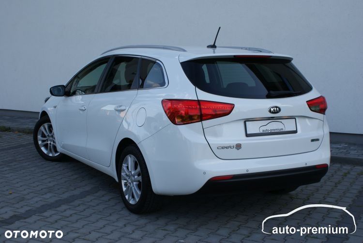 Kia Ceed 1.6 GDI Dream Team Edition - 31