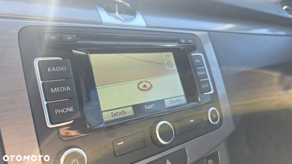 Volkswagen Passat - 11