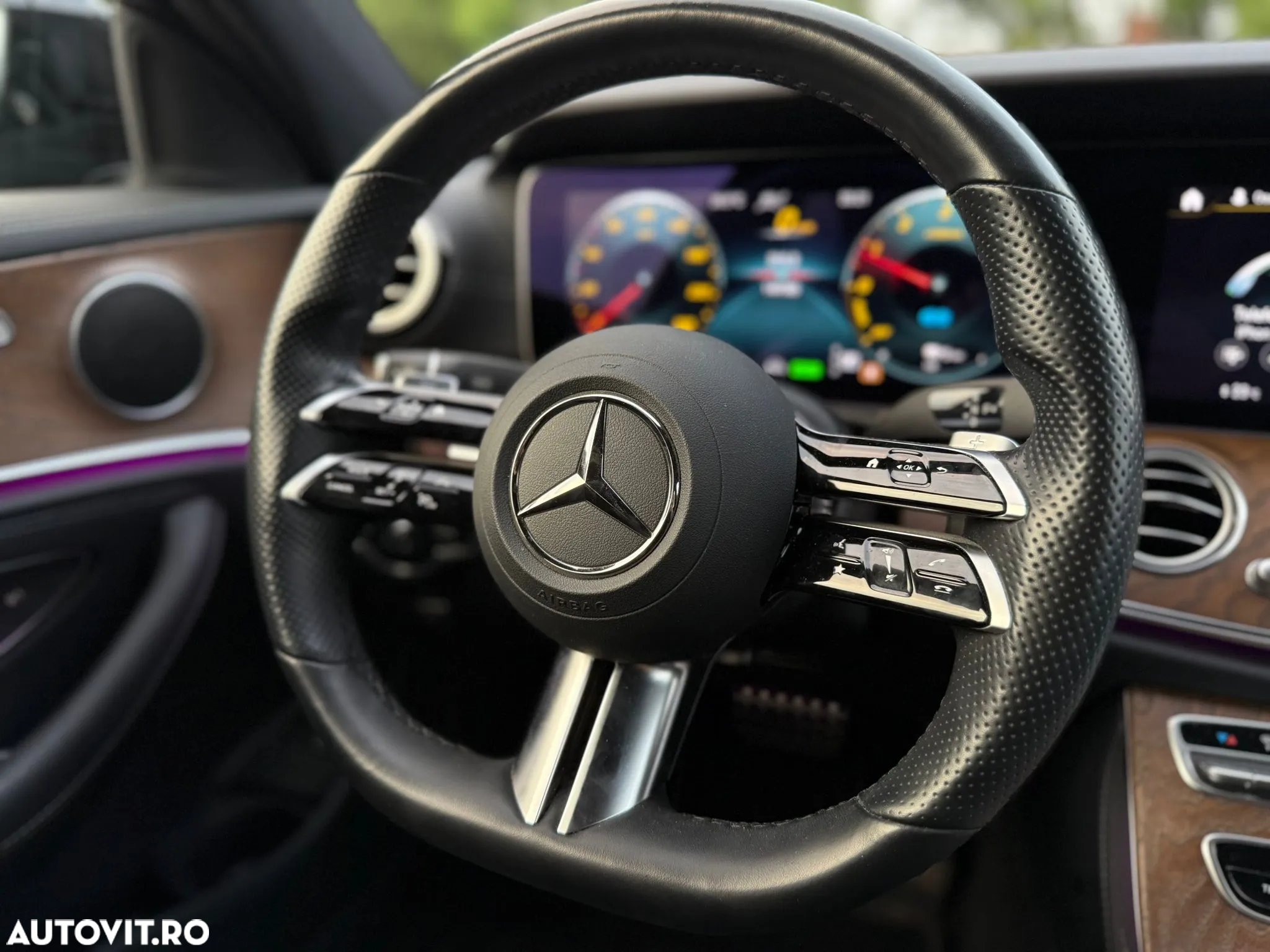 Mercedes-Benz E - 26